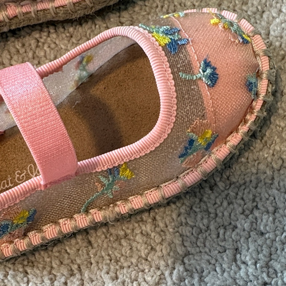 Cat & Jack Toddler Espadrille Shoes, size 6 - Picture 3 of 3